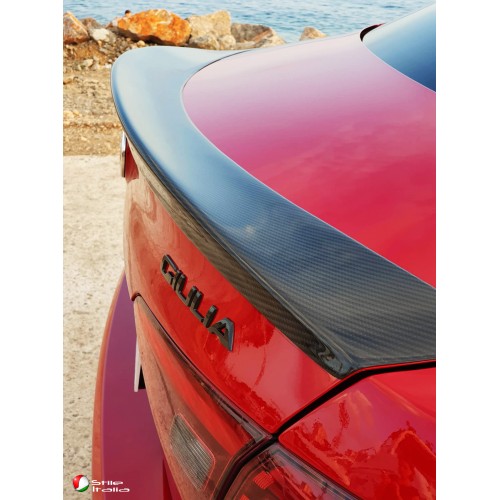 Αεροτομή πίσω καπό carbon της Stile Italia για Alfa Romeo Giulia (Type 952) Αεροτομή πίσω καπό carbon της Stile Italia για Alfa Romeo Giulia (Type 952)